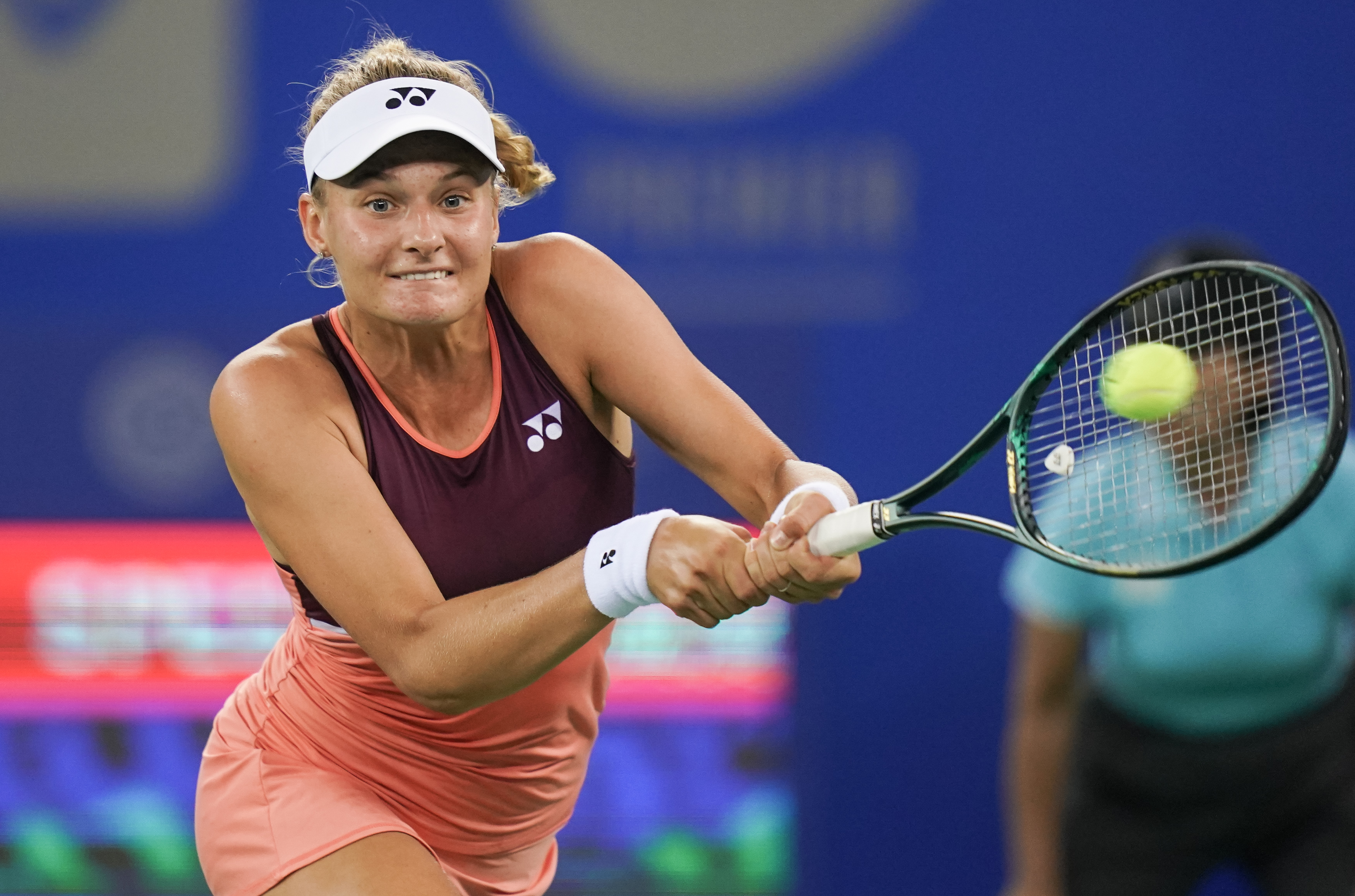 J9-关于科维托娃回归赛场，战术调整首场状态亮眼，美国队观众沸腾！的信息