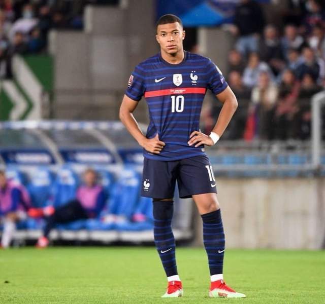 九游会-包含阿扎伦卡在法国队比赛中出色防守，关键助攻引发热议！的词条