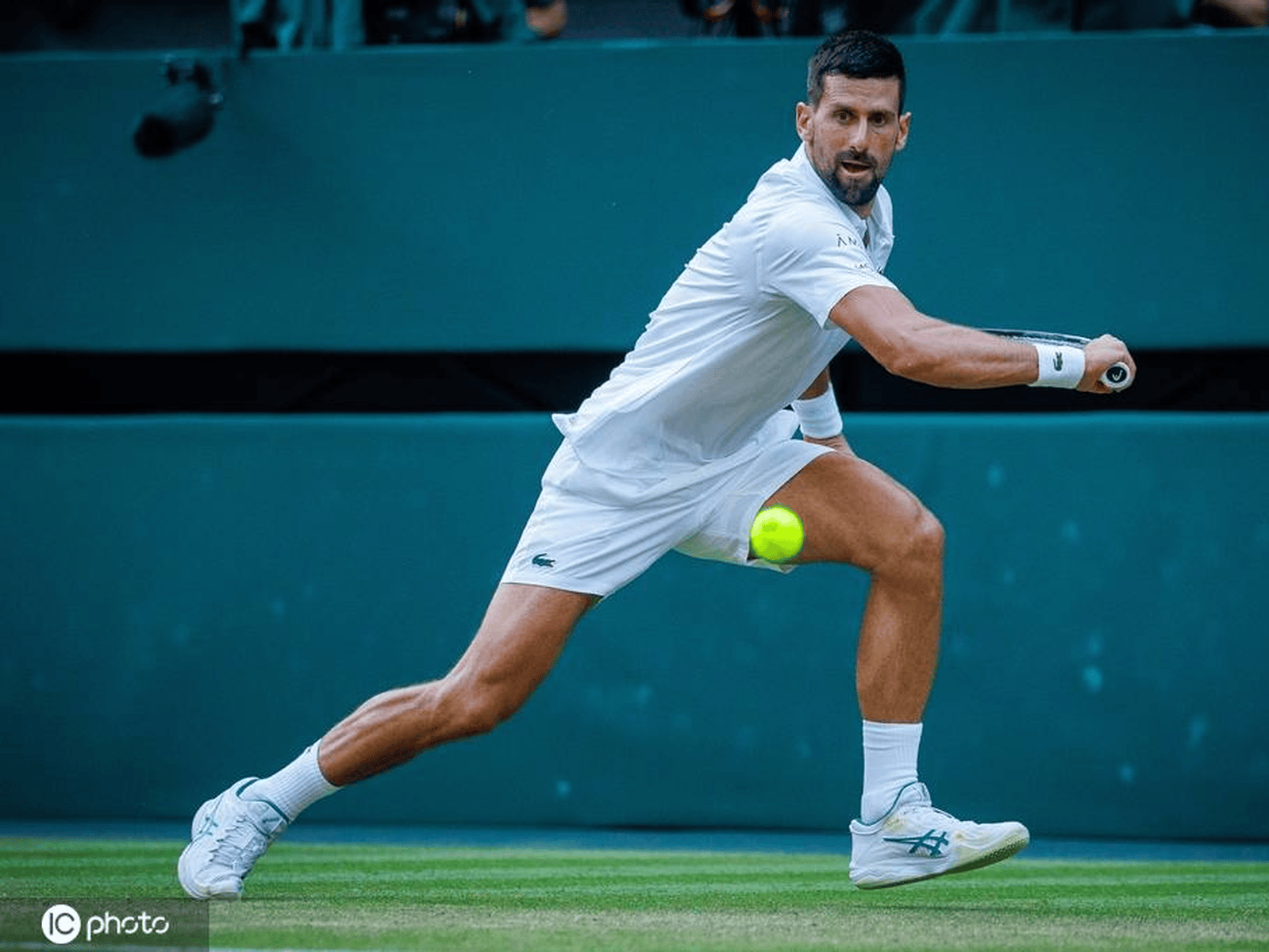 九游会-德约科维奇爆冷击败曼联，突破纪录引爆全场！的简单介绍