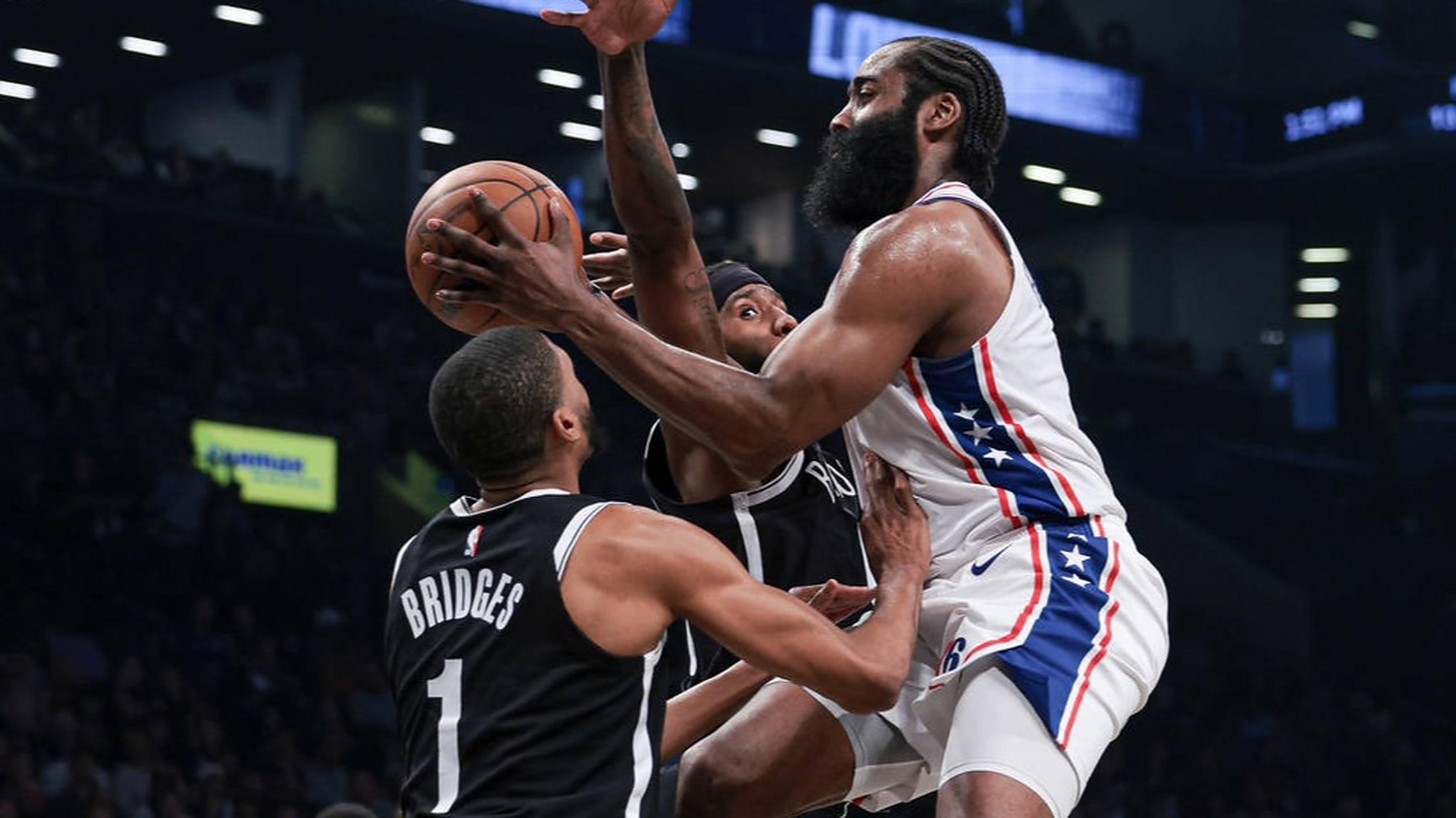 J9-穆古鲁扎爆冷击败篮网，关键助攻引爆全场！的简单介绍