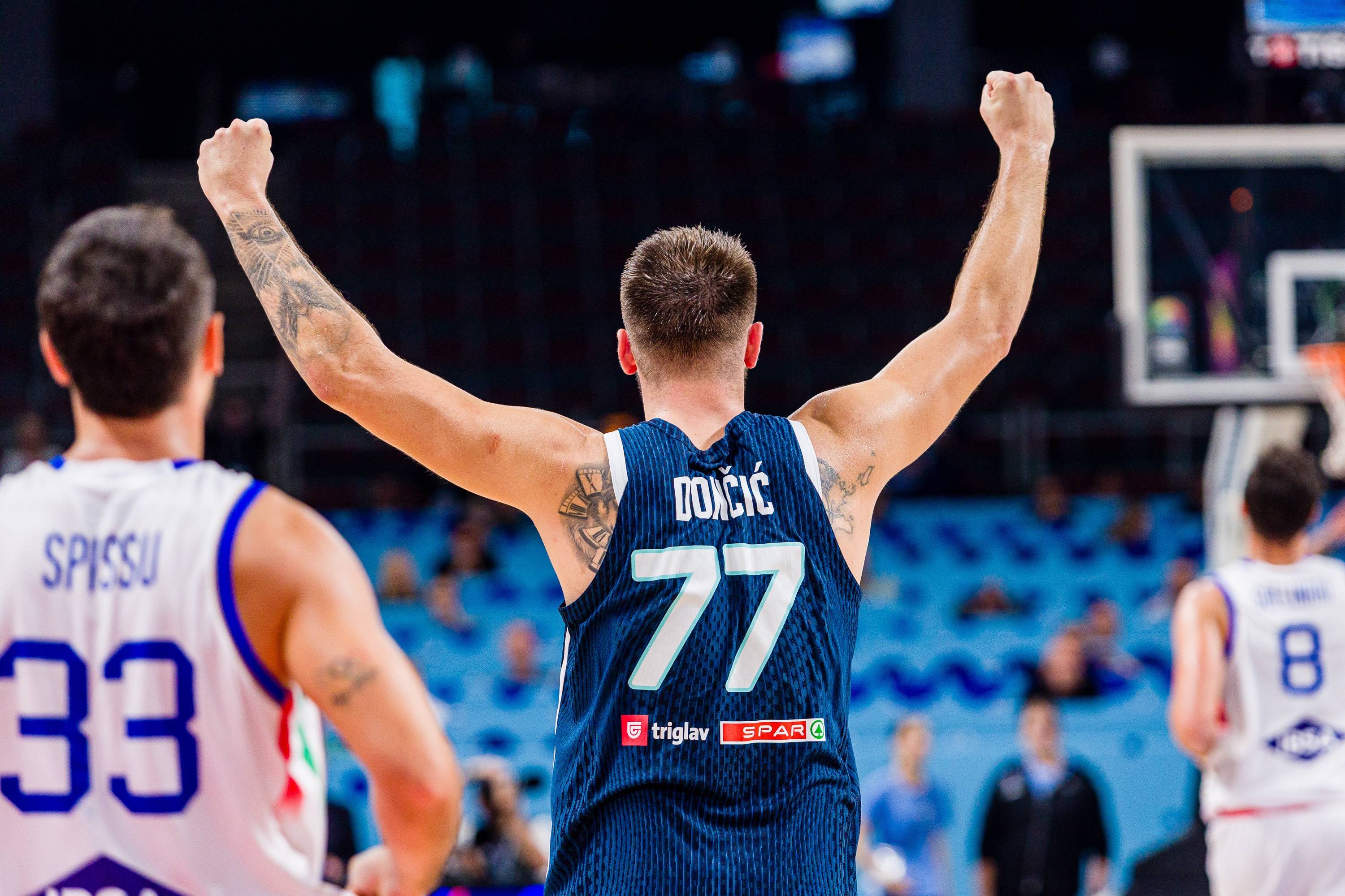 J9-东契奇迎来二十赛季高光表现，澳大利亚队球迷沸腾！的简单介绍